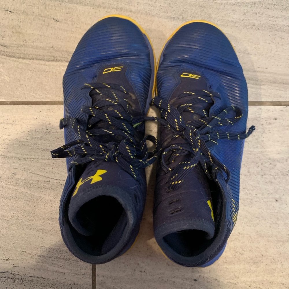 Youth 6y Stephan Curry under Armor sneakers used $20